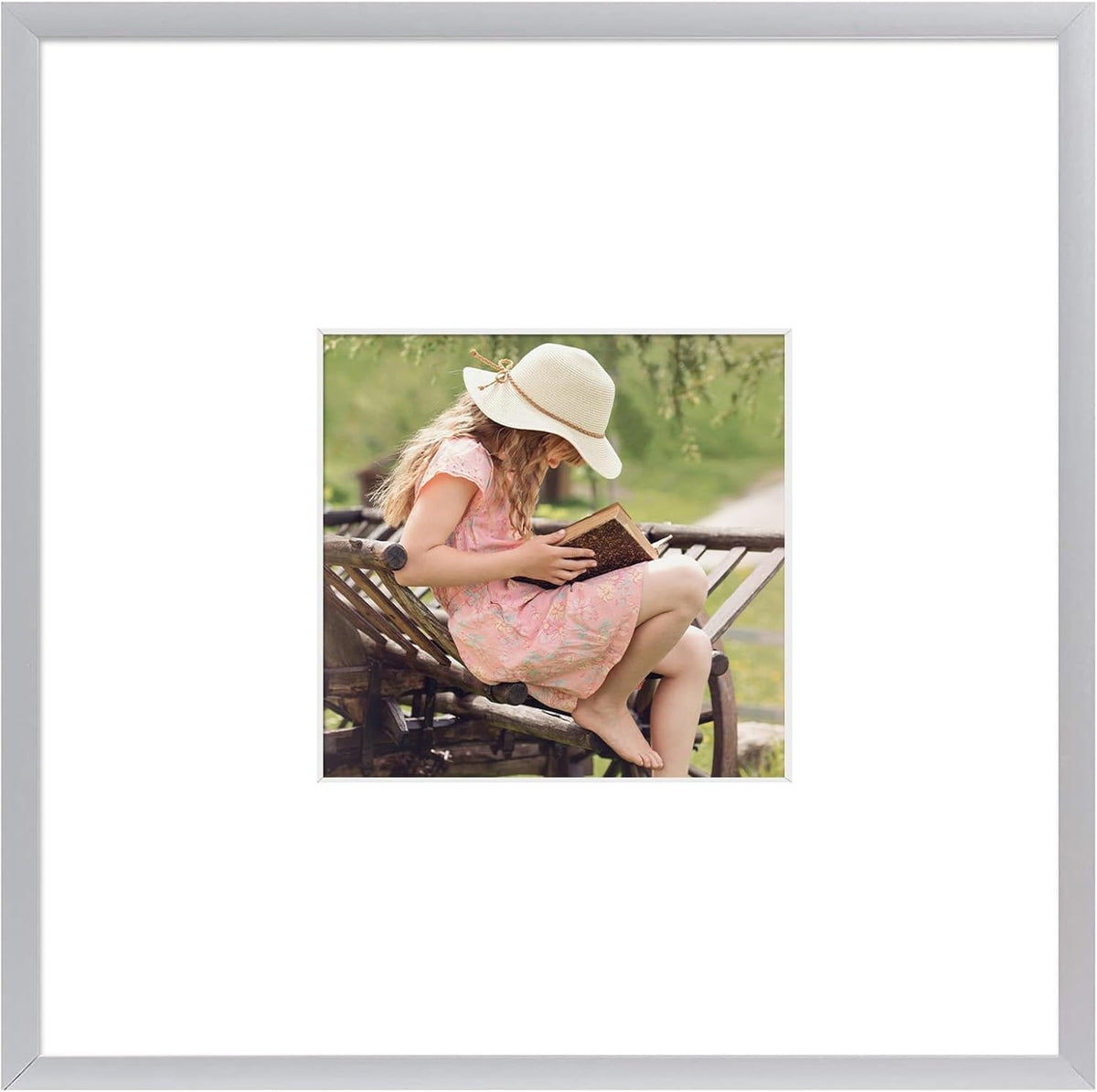 8" x 8" Aluminum Picture Frame with Mat – Gold