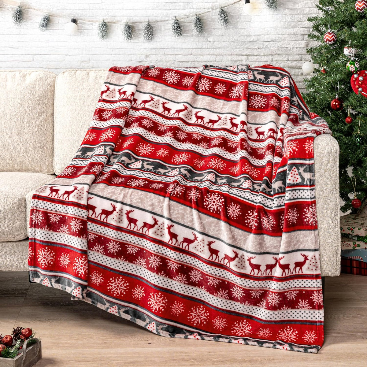 Holiday Reindeer & Snowflakes Fleece Throw Blanket – Red, 50" x 60"