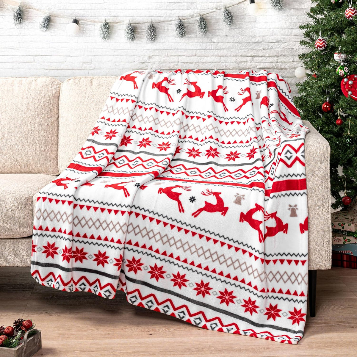Holiday Reindeer & Snowflakes Fleece Throw Blanket – Red, 50" x 60"