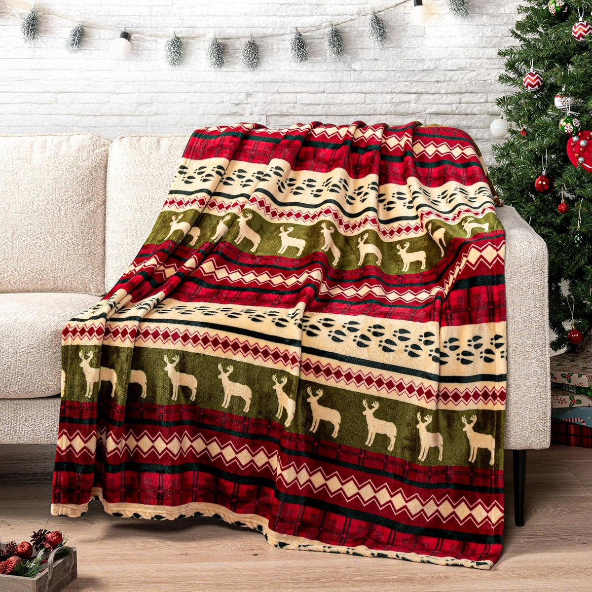 Holiday Reindeer & Snowflakes Fleece Throw Blanket – Red, 50" x 60"